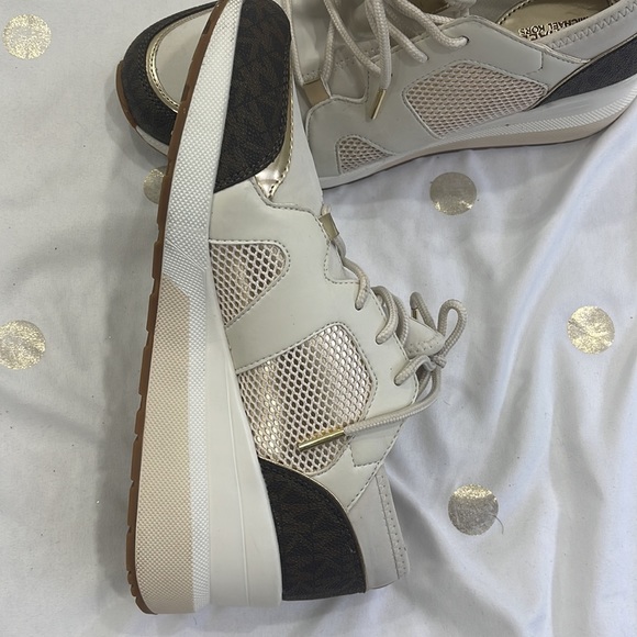 Wonderful shoes - Picture 6 of 9